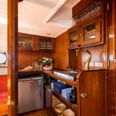 Fortuna Bateau-hôtel *